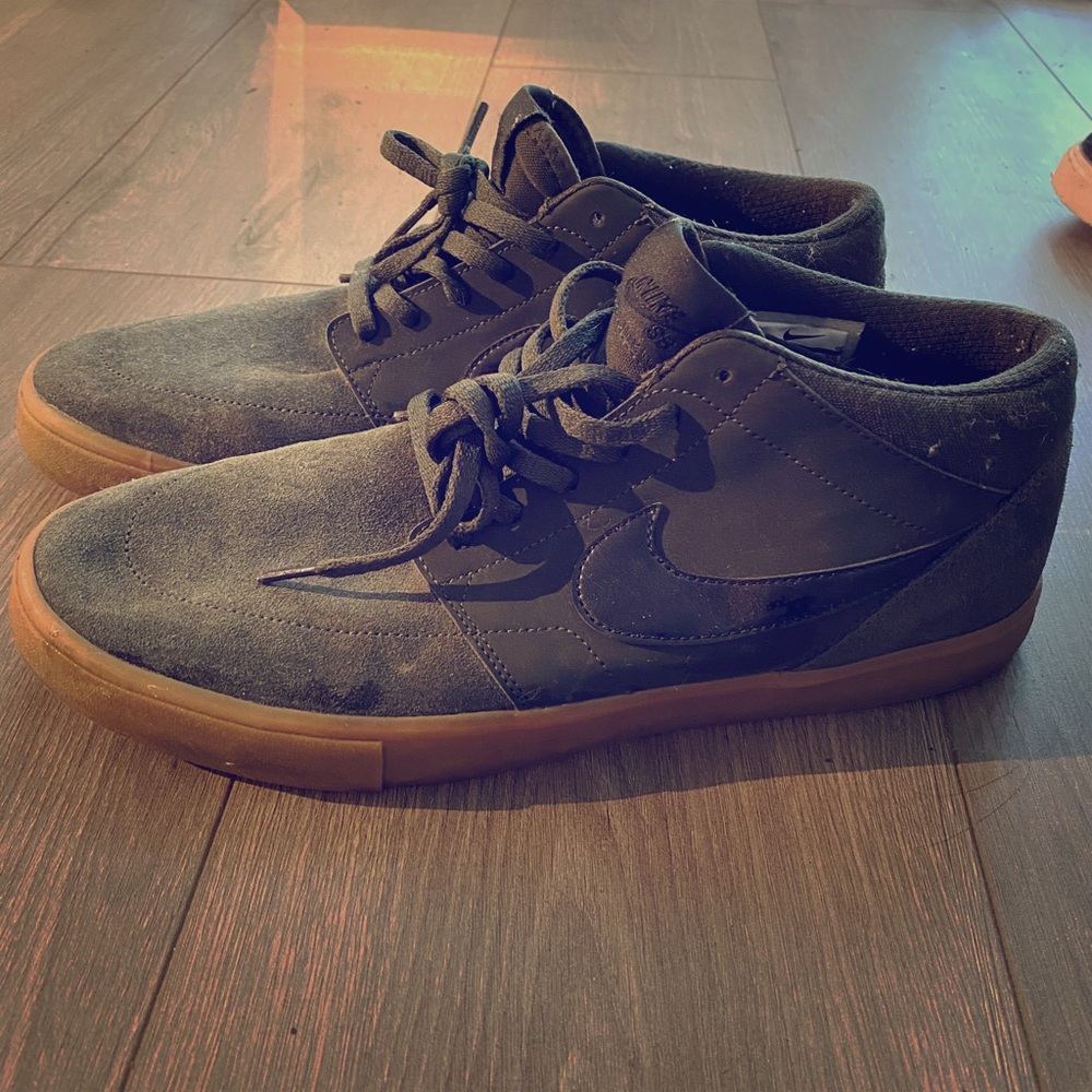Nike sportswear men’s casual tennis shoes